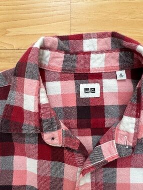 Red Black & Pink Plaid Flannel Uniqlo 100% cotton Button-Down Shirt size M